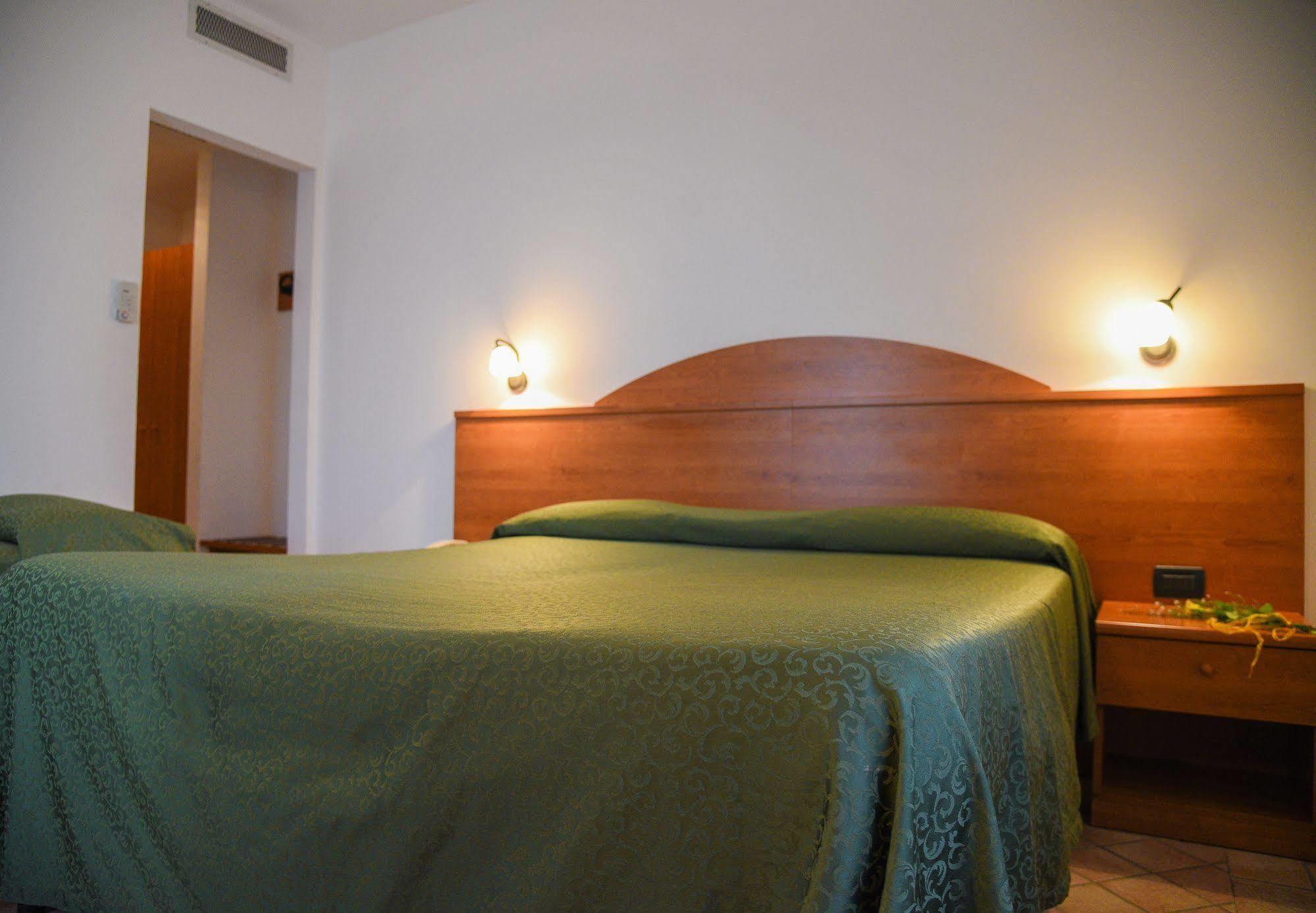 Carlo'S Hotel Castagneto Carducci Ngoại thất bức ảnh